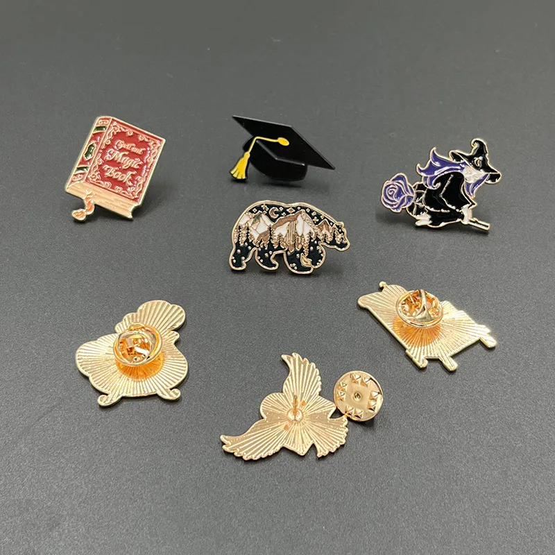 Neue Film-Merchandise-Brosche, – Anime Kingdom Merchandise Bewertung und Preis